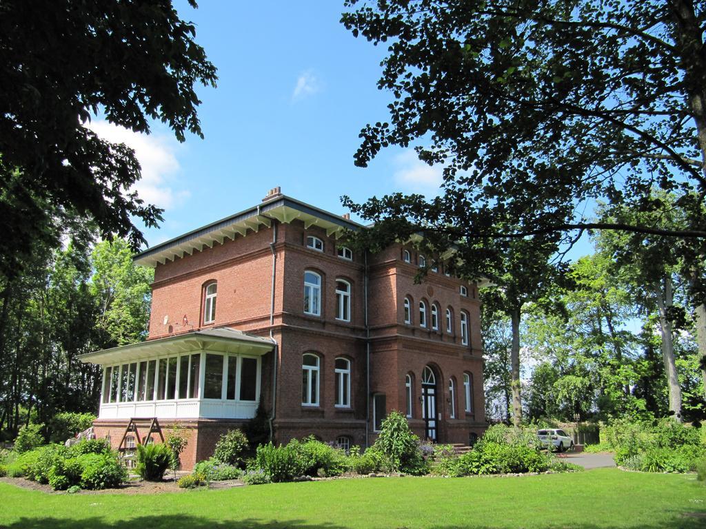 Haus Im Park Apartment Wesselburen Exterior foto